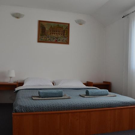 Enka Apartmani Belgrado Buitenkant foto
