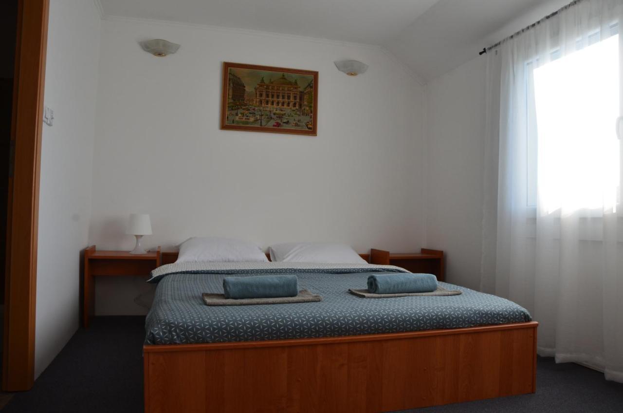 Enka Apartmani Belgrado Buitenkant foto