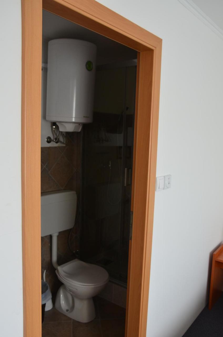 Enka Apartmani Belgrado Buitenkant foto