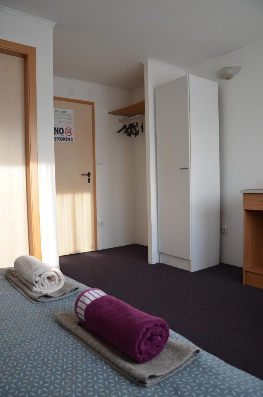 Enka Apartmani Belgrado Buitenkant foto